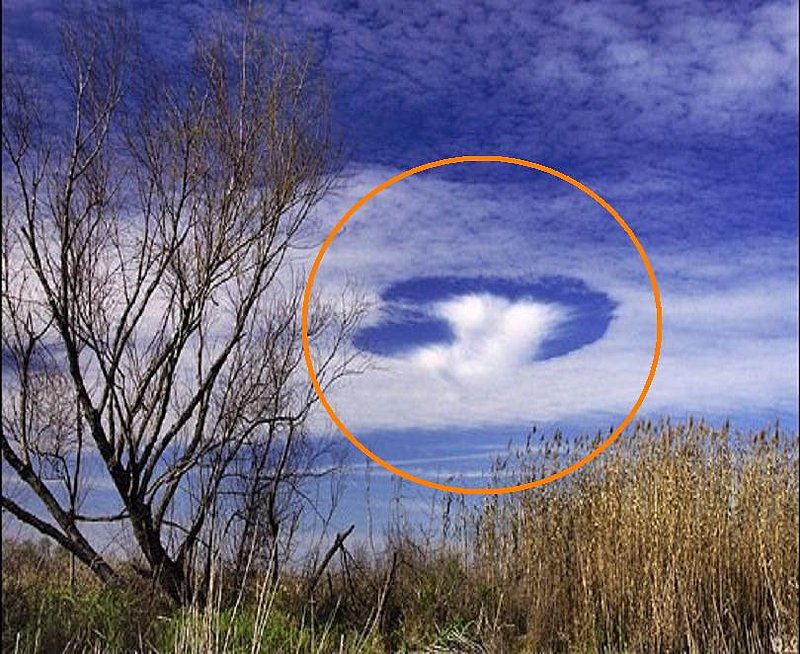 HOLE PUNCH CLOUD LOUISIANA NATURAL PHENOMENON JFS STRANGE STUFF